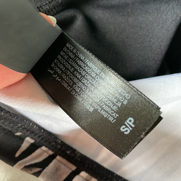 Hurley Palm Party bodysuit NWOT size Small - Picture 9 of 10